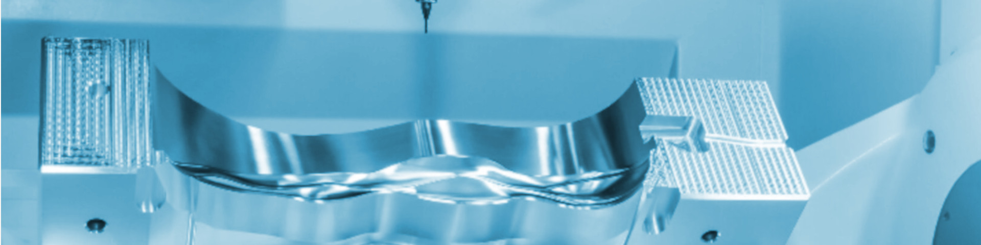 cad-cam-fuenfachsen-fraesmaschine